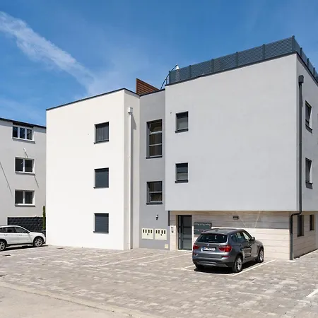 Spacious Two Bedroom With Roof Terrace, Borik 자다르