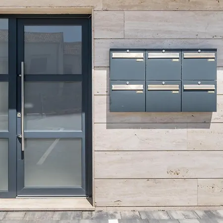 아파트 Spacious Two Bedroom With Roof Terrace, Borik