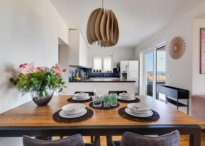 Spacious Two Bedroom With Roof Terrace, Borik * 자다르