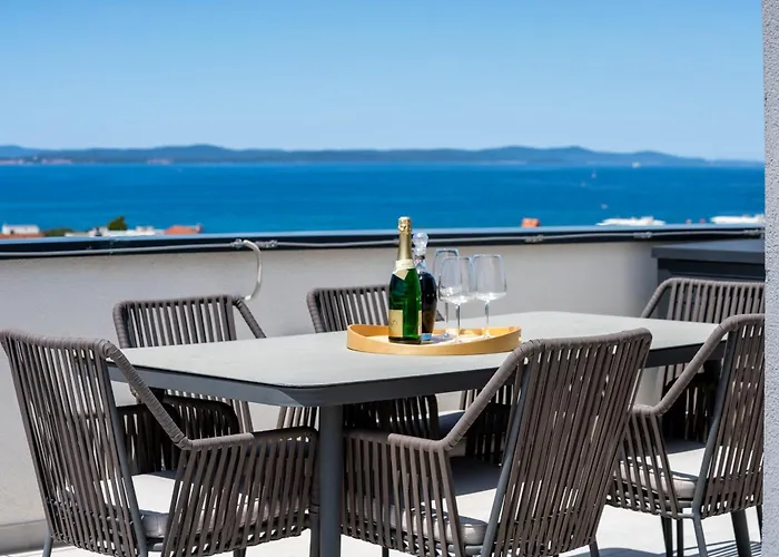 Spacious Two Bedroom With Roof Terrace, Borik 아파트