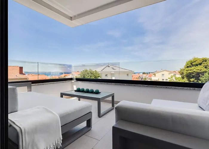 Spacious Two Bedroom With Roof Terrace, Borik 아파트 자다르