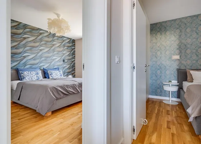 아파트 Spacious Two Bedroom With Roof Terrace, Borik 자다르