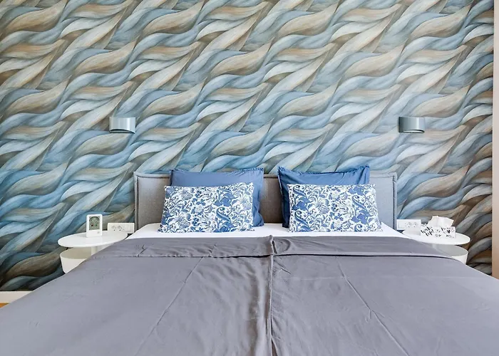 Spacious Two Bedroom With Roof Terrace, Borik