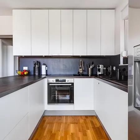 アパート Spacious Two Bedroom With Roof Terrace, Borik