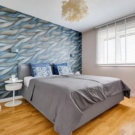 Spacious Two Bedroom With Roof Terrace, Borik *