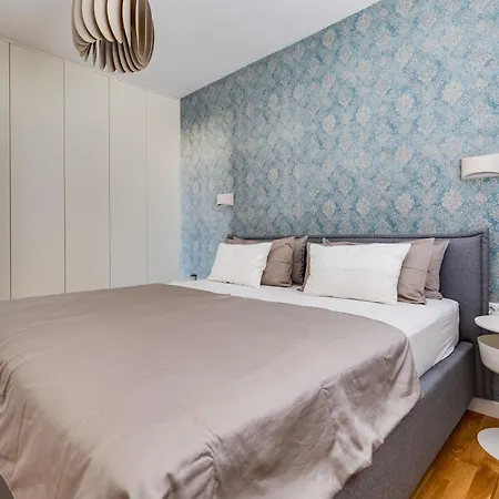 アパート Spacious Two Bedroom With Roof Terrace, Borik *