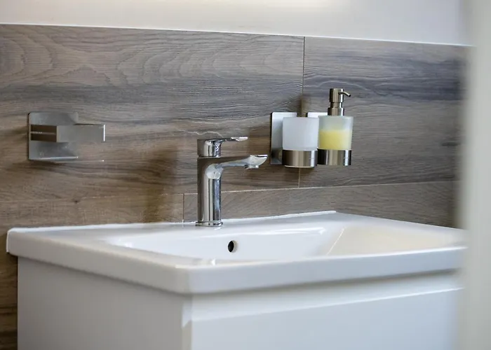 Spacious Two Bedroom With Roof Terrace, Borik * Zadar