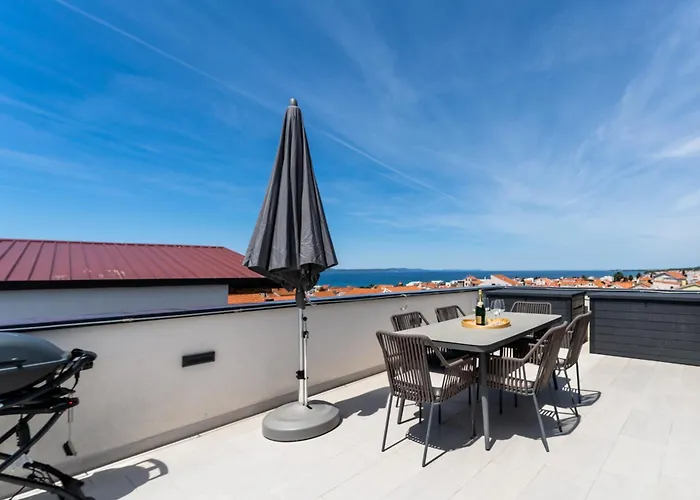 Spacious Two Bedroom With Roof Terrace, Borik Apartment *