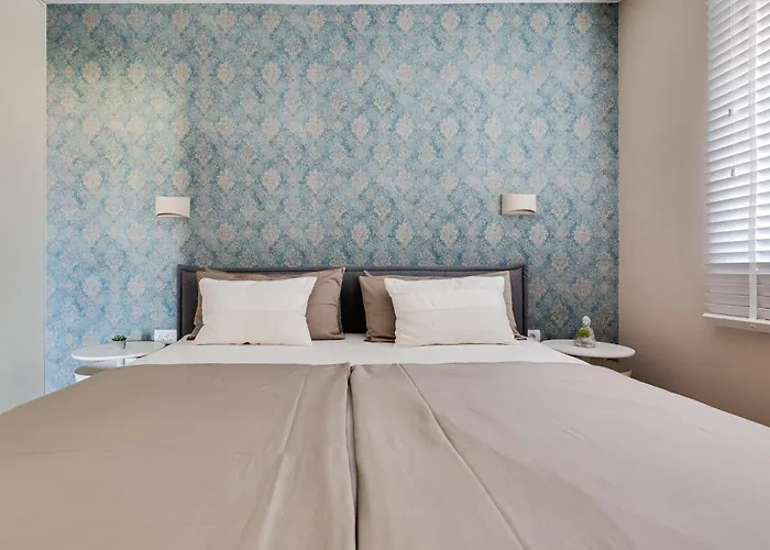 Spacious Two Bedroom With Roof Terrace, Borik Apartment *